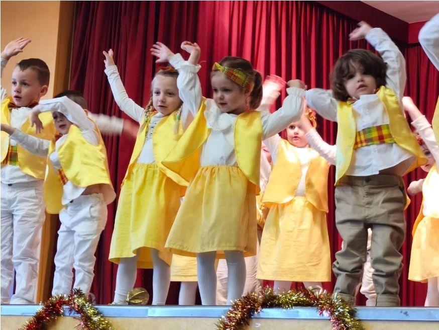 L’arbre de Noël pour la classe de MS GS
